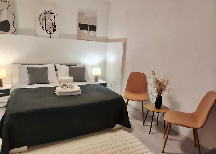 Buzolic 3 Apartment *