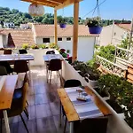 Appartement Buzolic 3 *