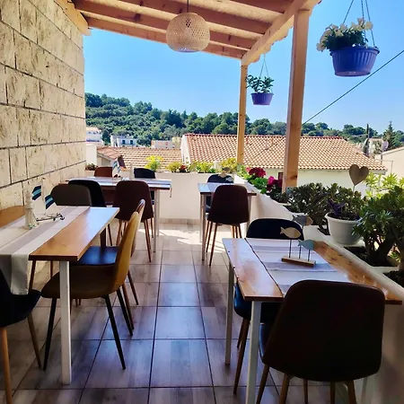 Buzolic 3 Апартаменты Хвар