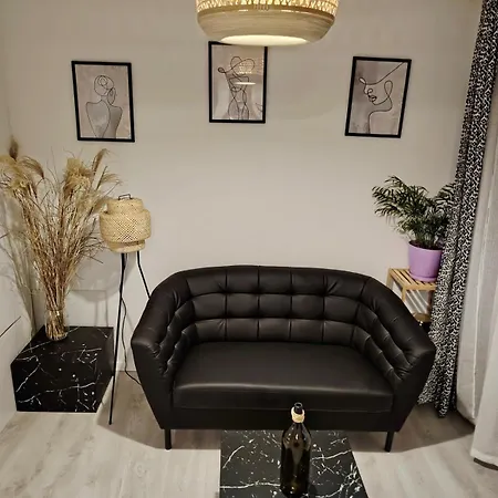 Buzolic 3 * Hvar Town